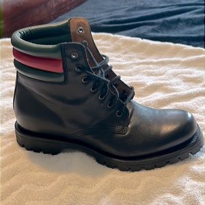 Gucci,size 7.5,black